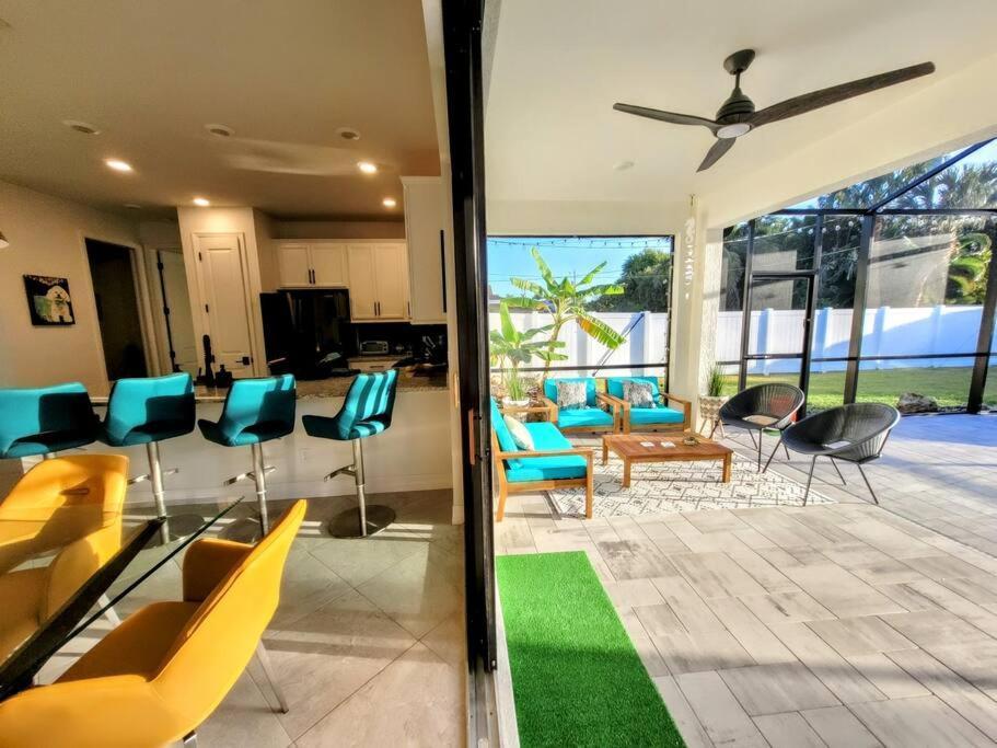 Blue Door Retreat - Luxury Pool Home - Sleeps 8 Cape Coral Eksteriør bilde
