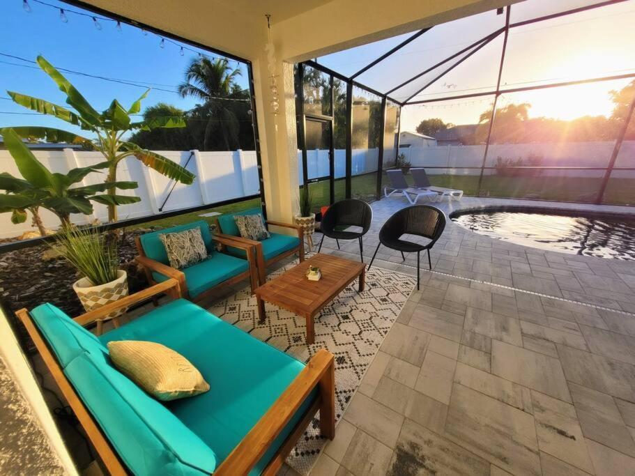 Blue Door Retreat - Luxury Pool Home - Sleeps 8 Cape Coral Eksteriør bilde